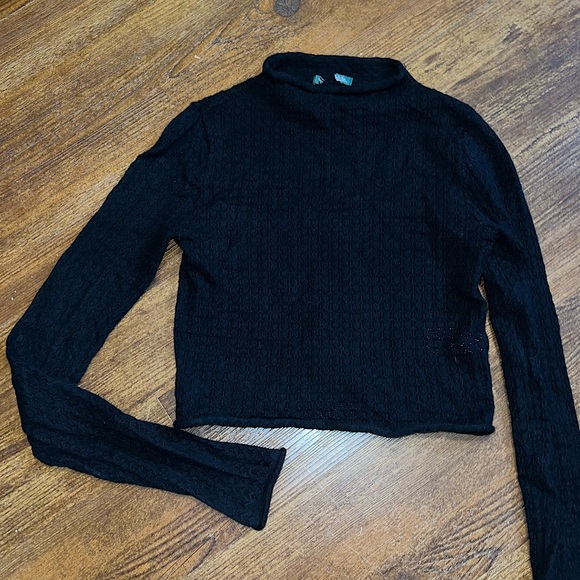 Wild Fable Black Long Sleeve Mock Neck Crop Top w Thumb Holes Size S - Picture 5 of 14